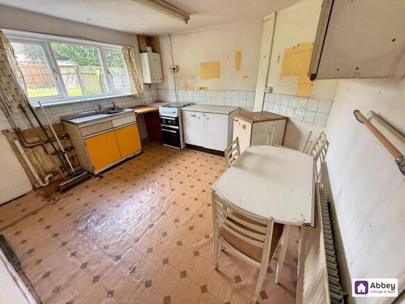 3 bed property, in Hollow Road, £170,000