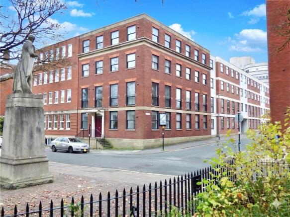 3 bed property, in Cross Street, £154,950