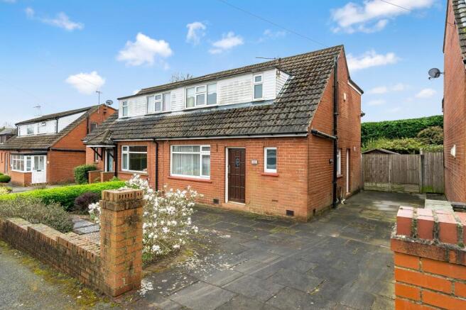 3 bed property, in Sefton Avenue, £230,000