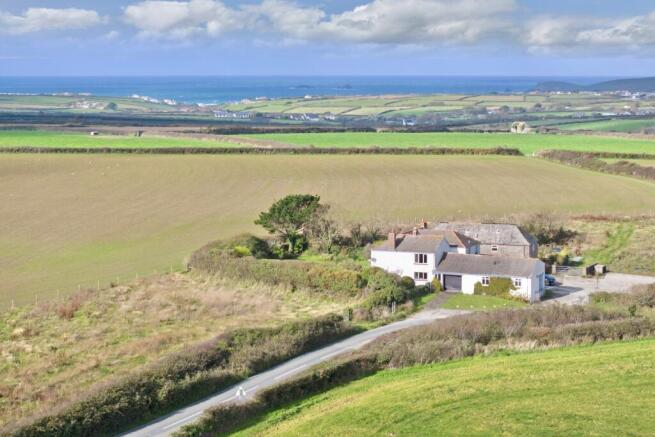 4 bed property, in Tregolds Farmhouse, £745,000