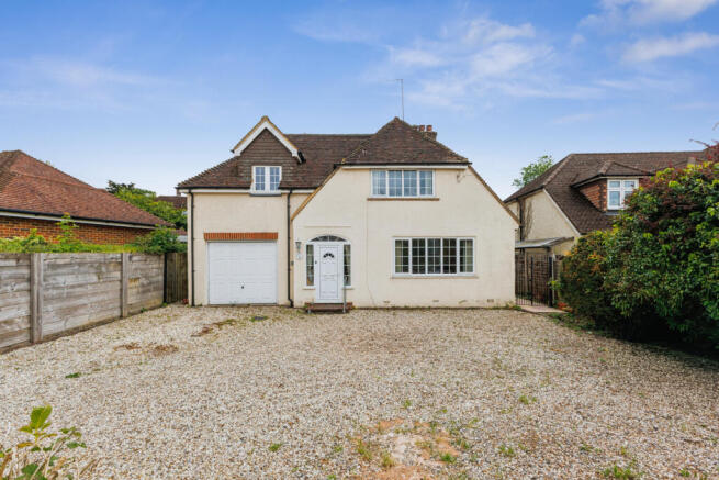 4 bed property, in Broomleaf Road, £1,075,000
