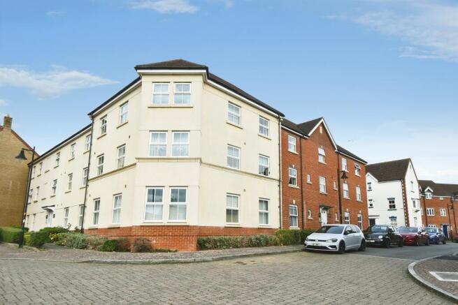 1 bed property, in Frankel Avenue, £110,000