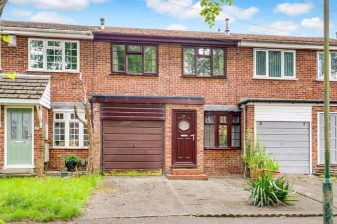3 bed property, in Hamilton Road, £210,000