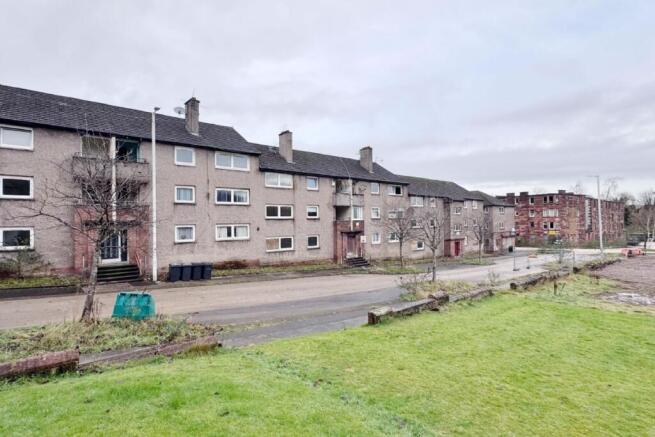 2 bed property, in 6, £19,000