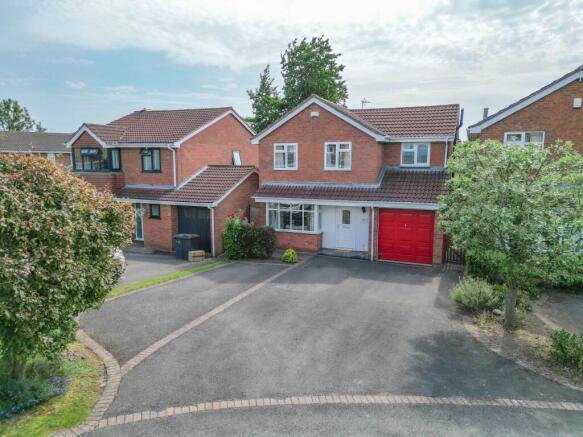 4 bed property, in Falmouth Close, £335,000