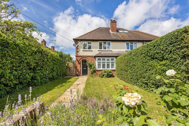 3 bed property, in Kidmore Lane, £625,000