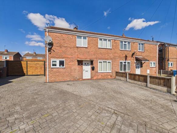 3 bed property, in Duesbury Close, £190,000