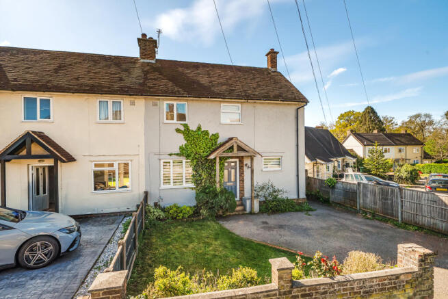 4 bed property, in Trowley Rise, £625,000