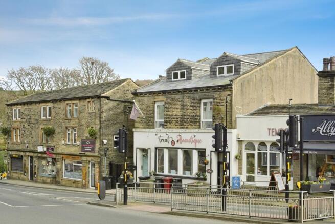 1 bed property, in 103 Halifax Road, £70,000