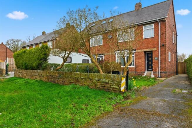 3 bed property, in St. Johns Road, £199,950