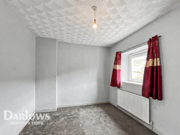 2 bed property, in Perthygleision, £75,000