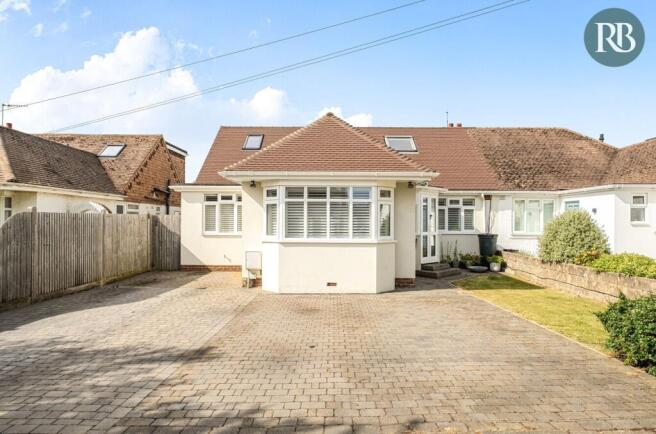 4 bed property, in Manor Hall Road, £650,000