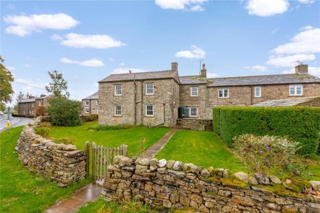 4 bed property, in Appersett, £270,000