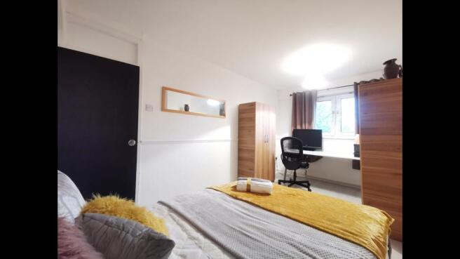 3 bed property, in London, £350,000