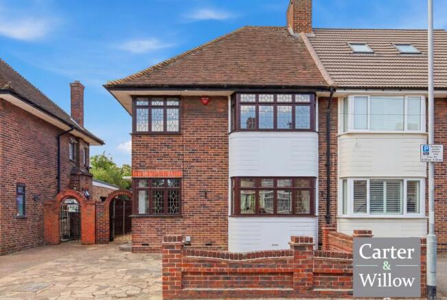 3 bed property, in Wykeham Avenue, £575,000
