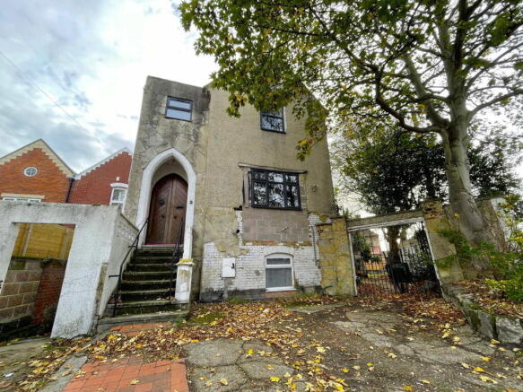 7 bed property, in St Ronans Road, £665,000