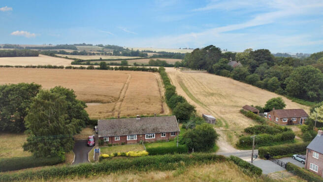3 bed property, in 1, £120,000