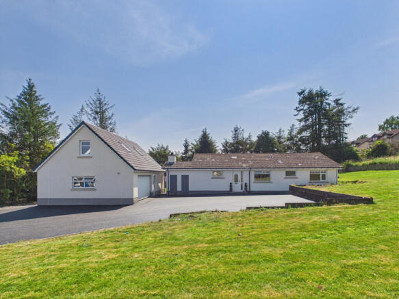 3 bed property, in The Loaning Rosebank, £460,000