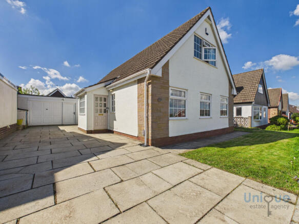 3 bed property, in Dowbridge Way, £350,000