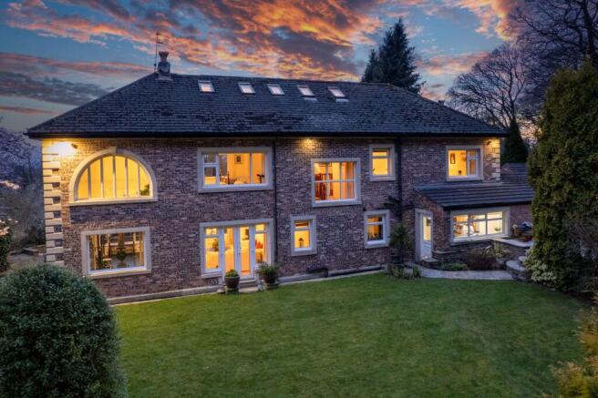 5 bed property, in Light Alders Lane, £1,100,000