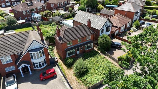3 bed property, in Boultham Park Road, £165,000