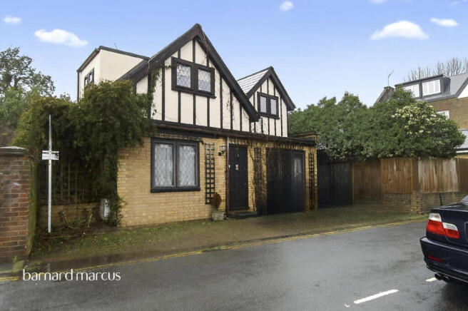 3 bed property, in Mountfield Road, £995,000