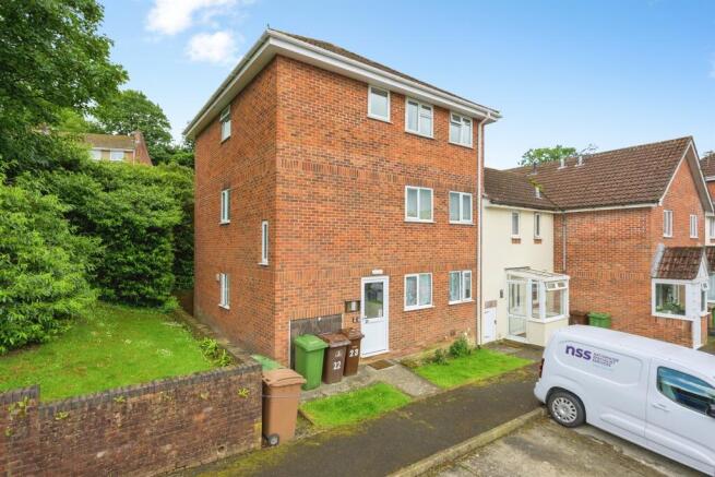 2 bed property, in Tory Brook Court, £95,000