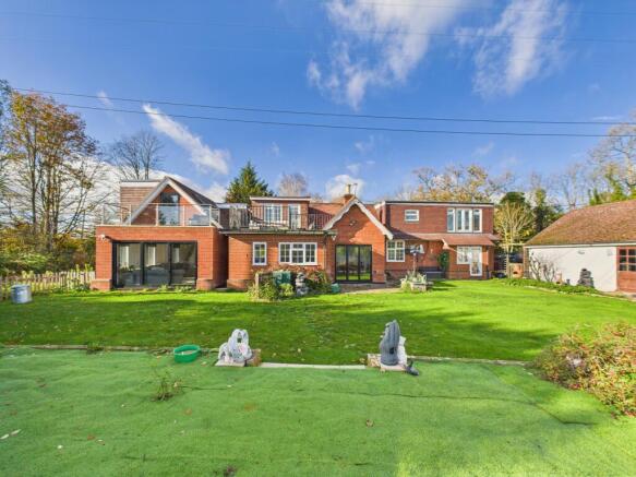 5 bed property, in Reading Road, £1,200,000