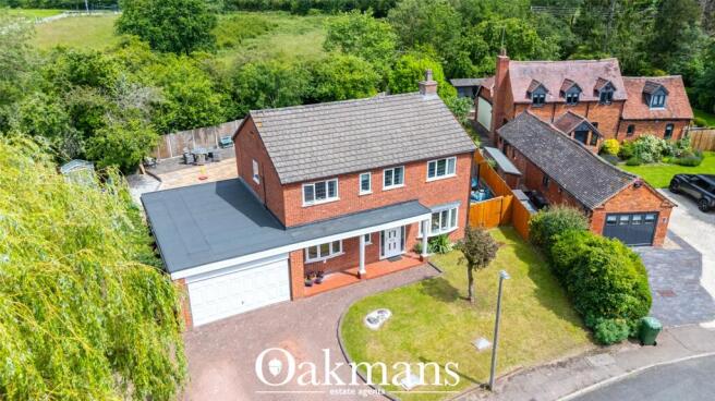 4 bed property, in Longhope Close, £600,000