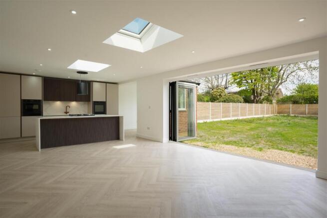 4 bed property, in Hallam Grange Rise, £700,000