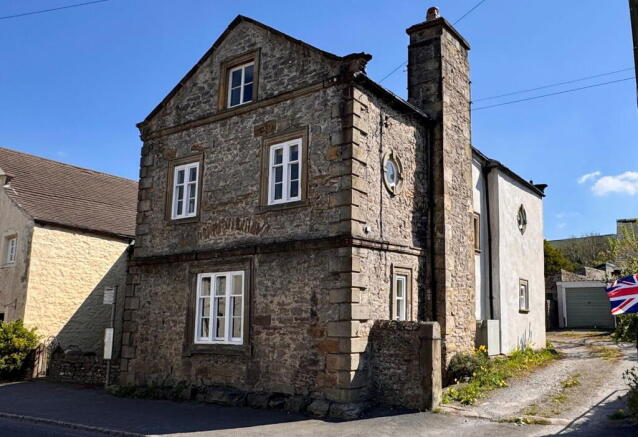3 bed property, in Catlow Hall, £295,000