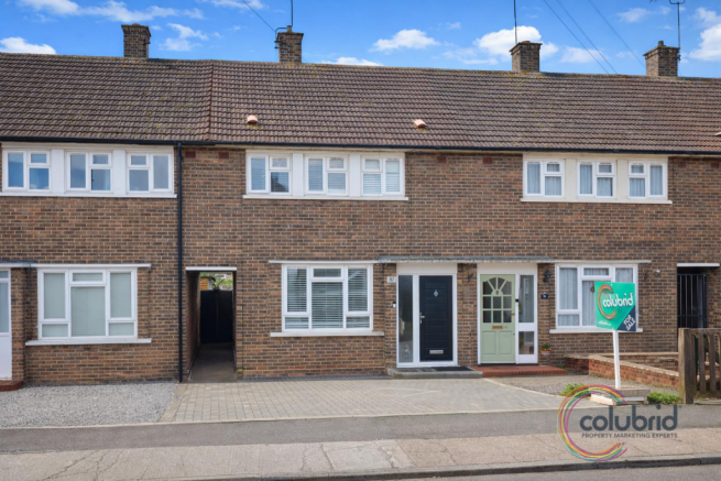 2 bed property, in Whittington Road, £350,000