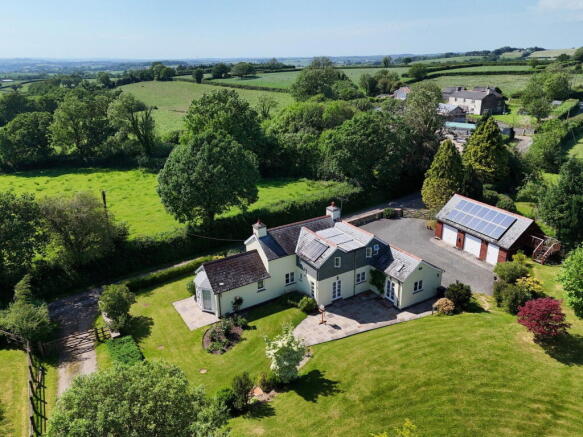 4 bed property, in Okehampton EX20, £750,000
