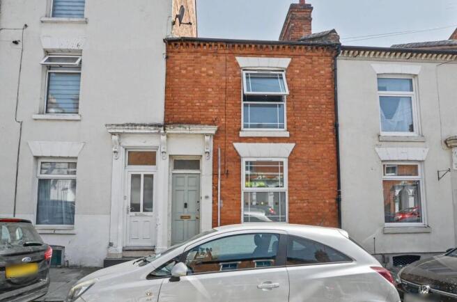 3 bed property, in Lower Thrift Street, £280,000