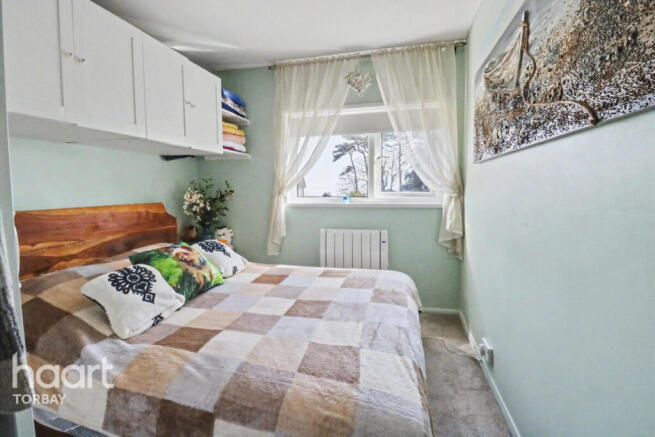 1 bed property, in Higher Warberry Road, £94,950