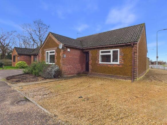 2 bed property, in Richmond Road, £225,000