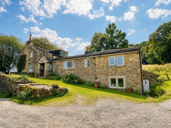 6 bed property, in Marley, £775,000