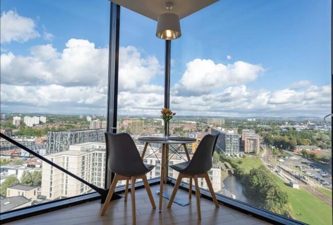 1 bed property, in Great Ancoats Street, £176,400