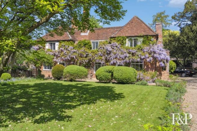 5 bed property, in Stoke Green, £1,600,000