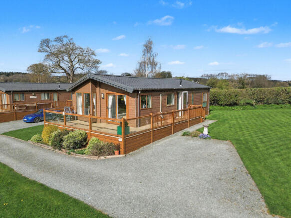 2 bed property, in The Patches Lodges, £100,000