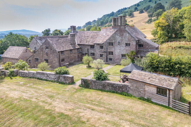6 bed property, in Llanvihangel Crucorney, £1,895,000