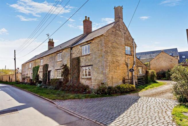 4 bed property, in Wakerley Road, £675,000