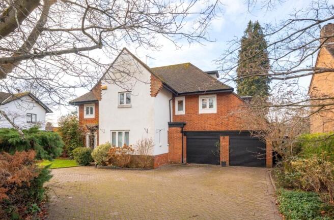5 bed property, in Almond Avenue, £1,150,000