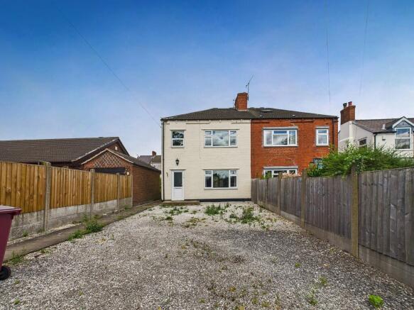 3 bed property, in South Street, £120,000