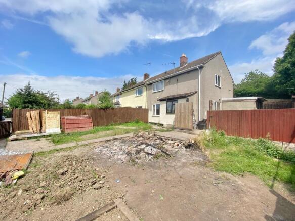 3 bed property, in 47 Haldane Crescent, £95,000