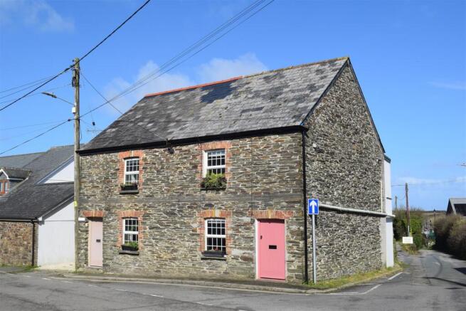 2 bed property, in St Issey, £250,000