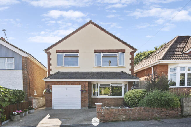 3 bed property, in Danesbury Avenue, £575,000