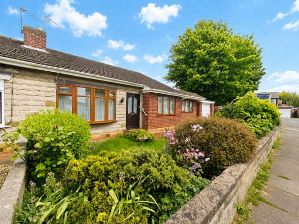 3 bed property, in Picton Crescent, £175,000