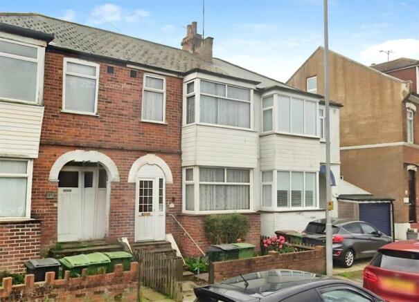 3 bed property, in Bexhill Road, £165,000