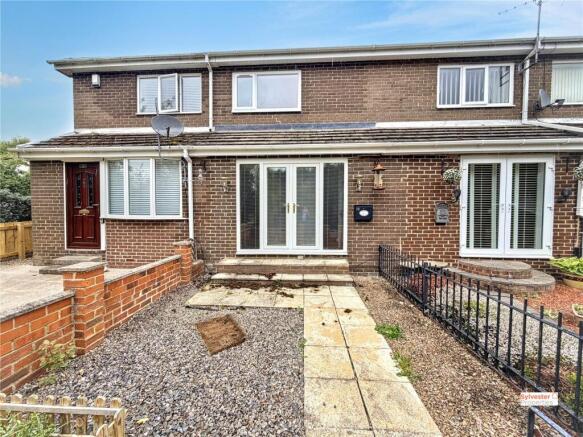 2 bed property, in Girvan Close, £105,000
